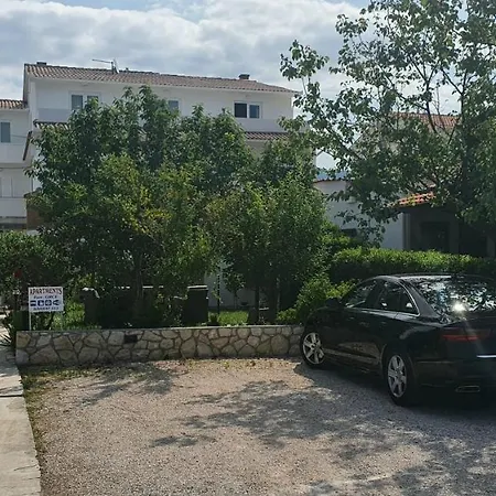 Apartman Fam. Grce *