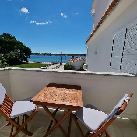 Fam. Grce Barbat na Rabu