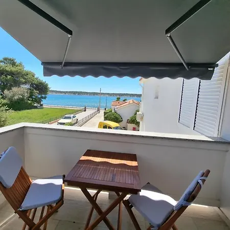 Fam. Grce * Barbat na Rabu