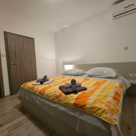 Fam. Grce Lejlighed *