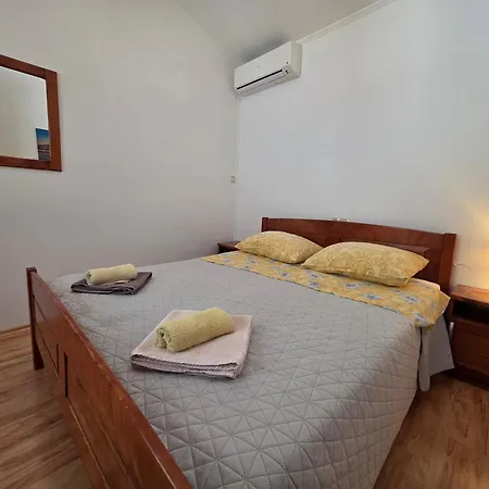 Fam. Grce Apartman Barbat na Rabu