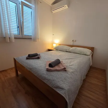 Fam. Grce Barbat na Rabu