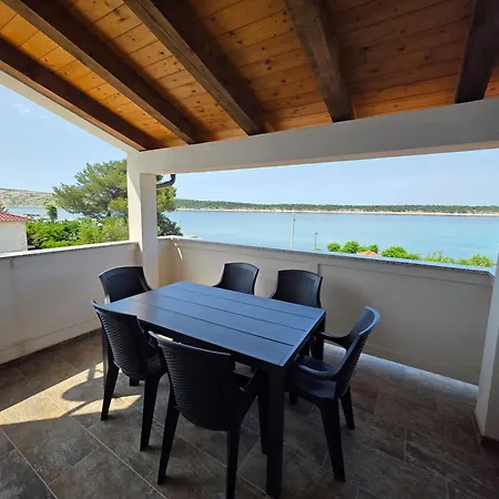 Fam. Grce Barbat na Rabu