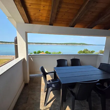 Apartman Fam. Grce Barbat na Rabu