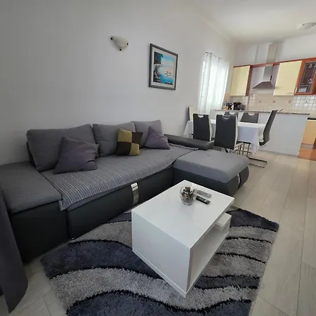 Fam. Grce Lejlighed *