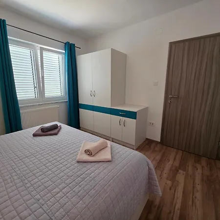 Fam. Grce Lejlighed *