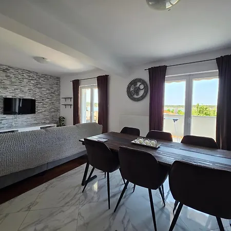 Apartman Fam. Grce *