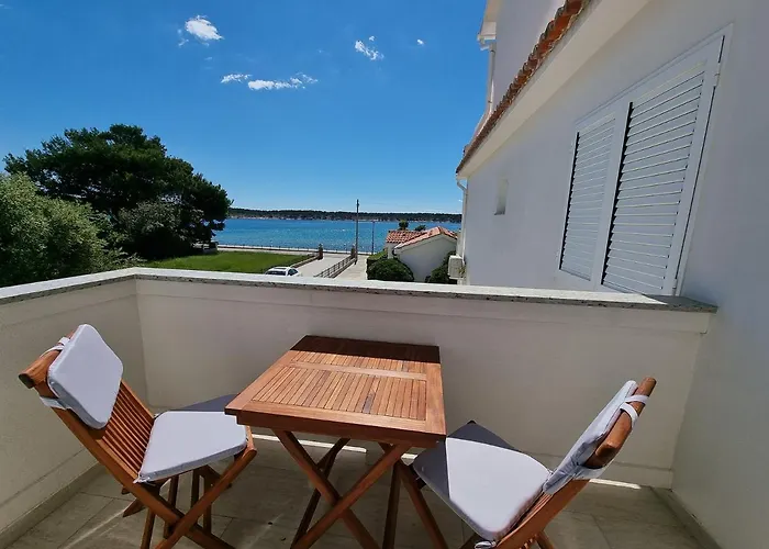 Fam. Grce Barbat na Rabu