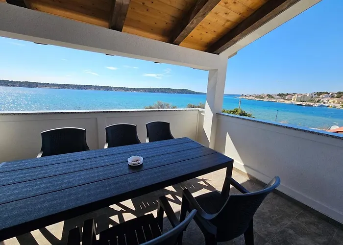 Fam. Grce Barbat na Rabu