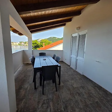 Fam. Grce * Barbat na Rabu